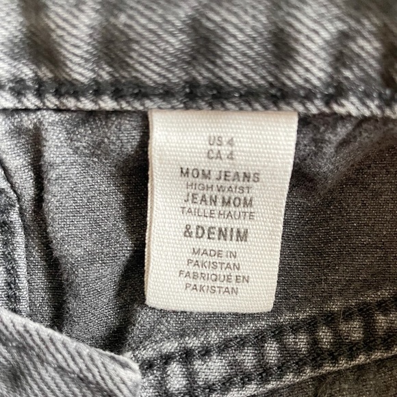 High Waisted Baggy Jeans - Picture 4 of 9